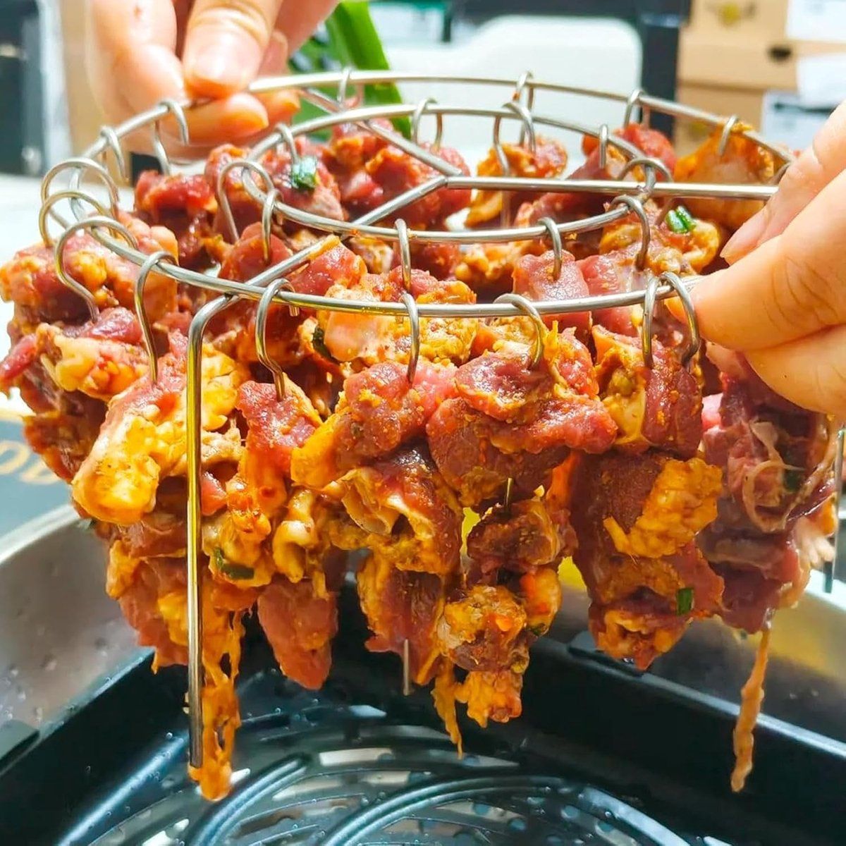 Stainless Steel Air Fryer Skewer Rack, Vertical BBQ Kebab Holder with 360 Degree Air Circulation, 16 x 10 cm for Oven Cooking