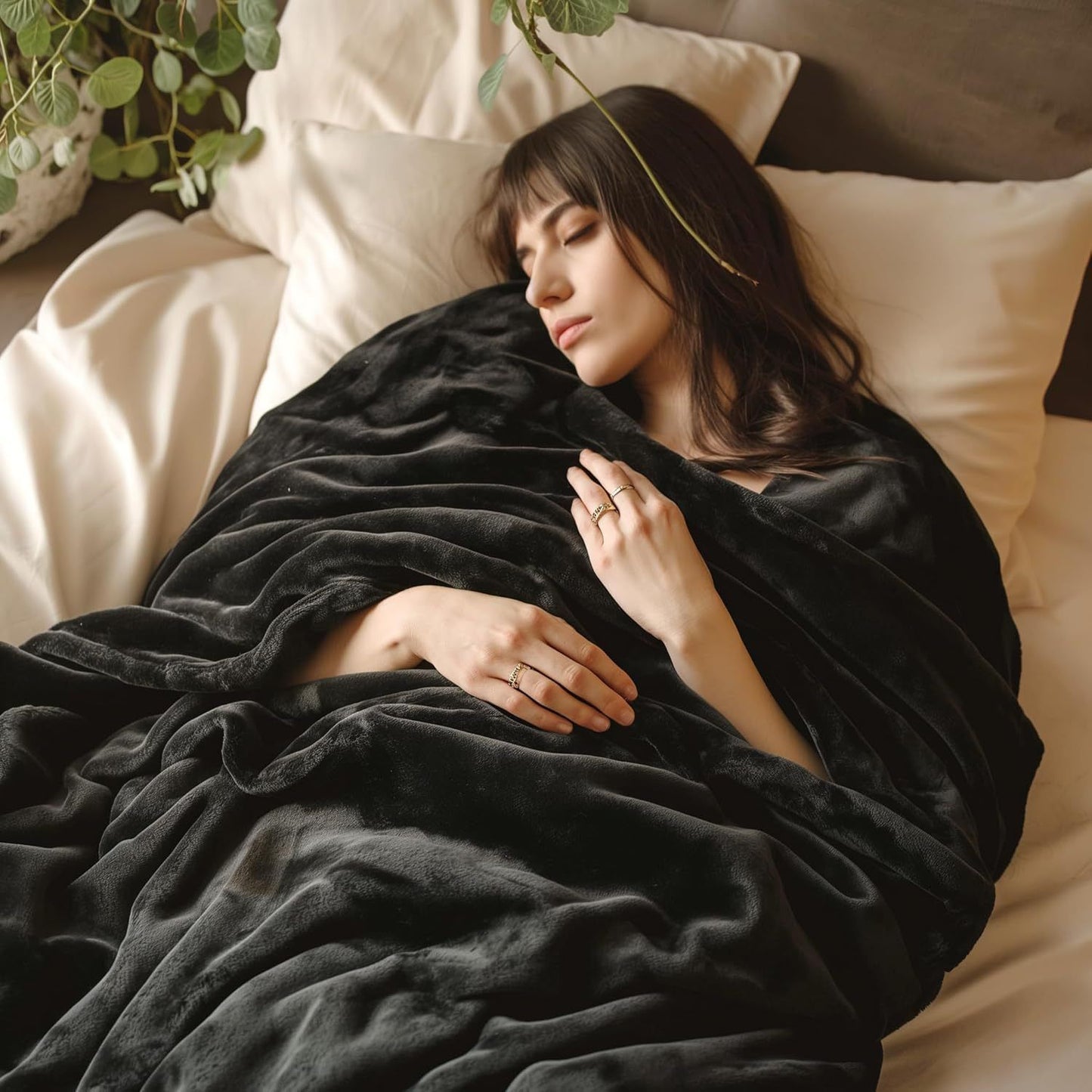 Warm Lightweight Flannel Fleece Blanket, Super Soft Plush Cover For Indoor Rest & Leisure, Silver Grey, 180X200cm, Size XL, Ideal For Night Time Use