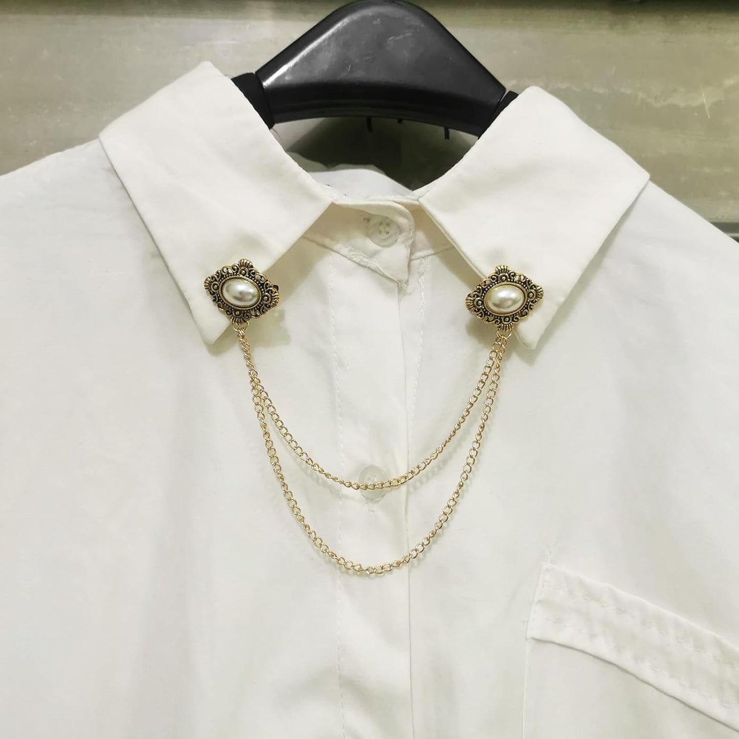 2pcs Sweater Clips Vintage Cardigan Collar Clips with Chain Shirt Clips Shawl Clips Clothes Clip for Women(Gold)