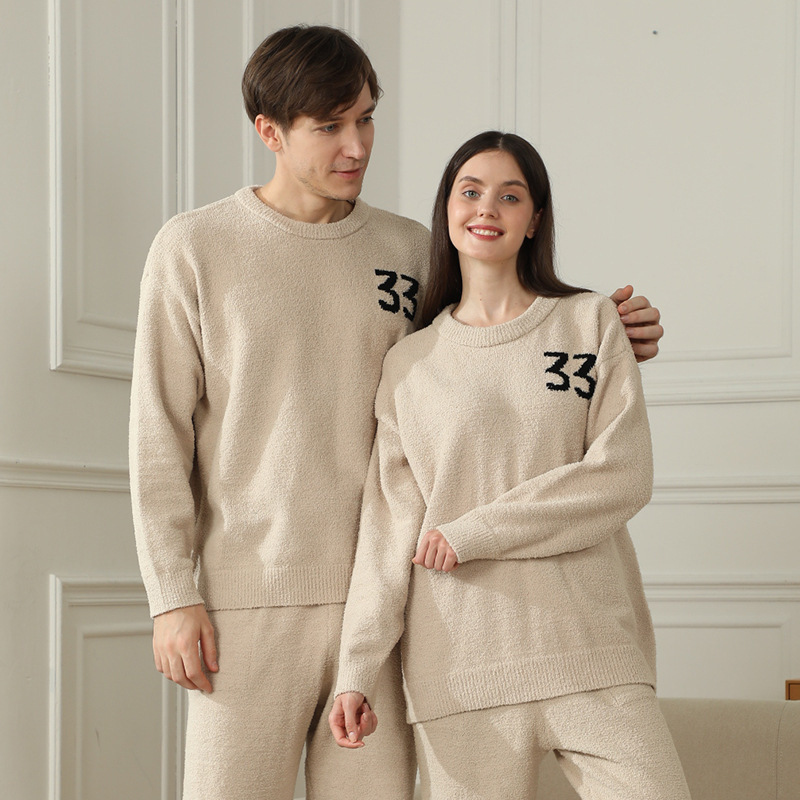 Light Gray Men's Warm & Cozy Semi-Flannel Couple's Pajamas — Knitted Digital Pattern, Soft Fleece Fabric, Pullover Style: The Ideal Choice for Loungewear in Autumn and Winter
