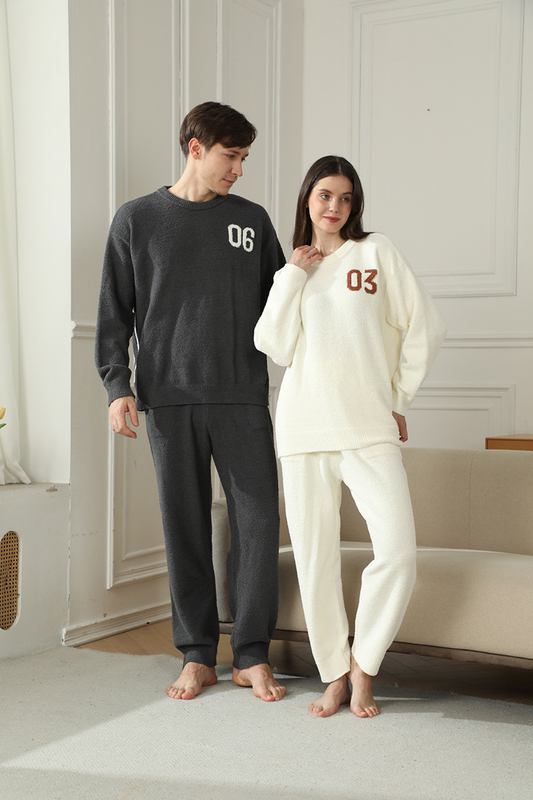 Light Gray Men's Warm & Cozy Semi-Flannel Couple's Pajamas — Knitted Digital Pattern, Soft Fleece Fabric, Pullover Style: The Ideal Choice for Loungewear in Autumn and Winter